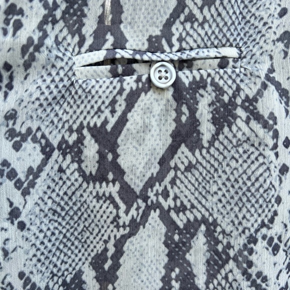 KUT FROM THE KLOTH Snakeskin Print Blouse size Small petite - Picture 4 of 9